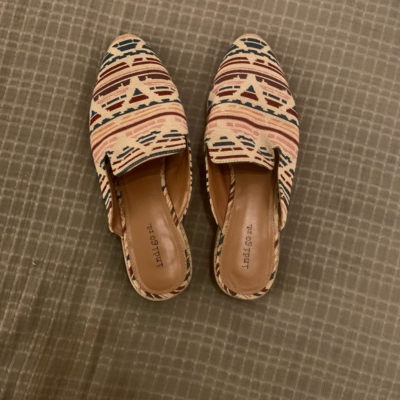 Indigo rd. Boho embroidered mule slip ons - Picture 2 of 3